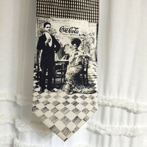 Rare Coca Cola Silk Tie. Nwot FINAL PRICE.